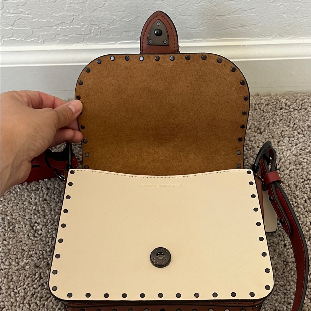 Beat Shoulder Bag 18 In Colorblock With Rivets - Picture 5 of 9